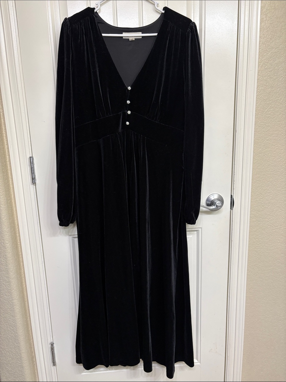 Boden Jocelyn Black Velvet Long-Sleeve V-Neck Tea Dress